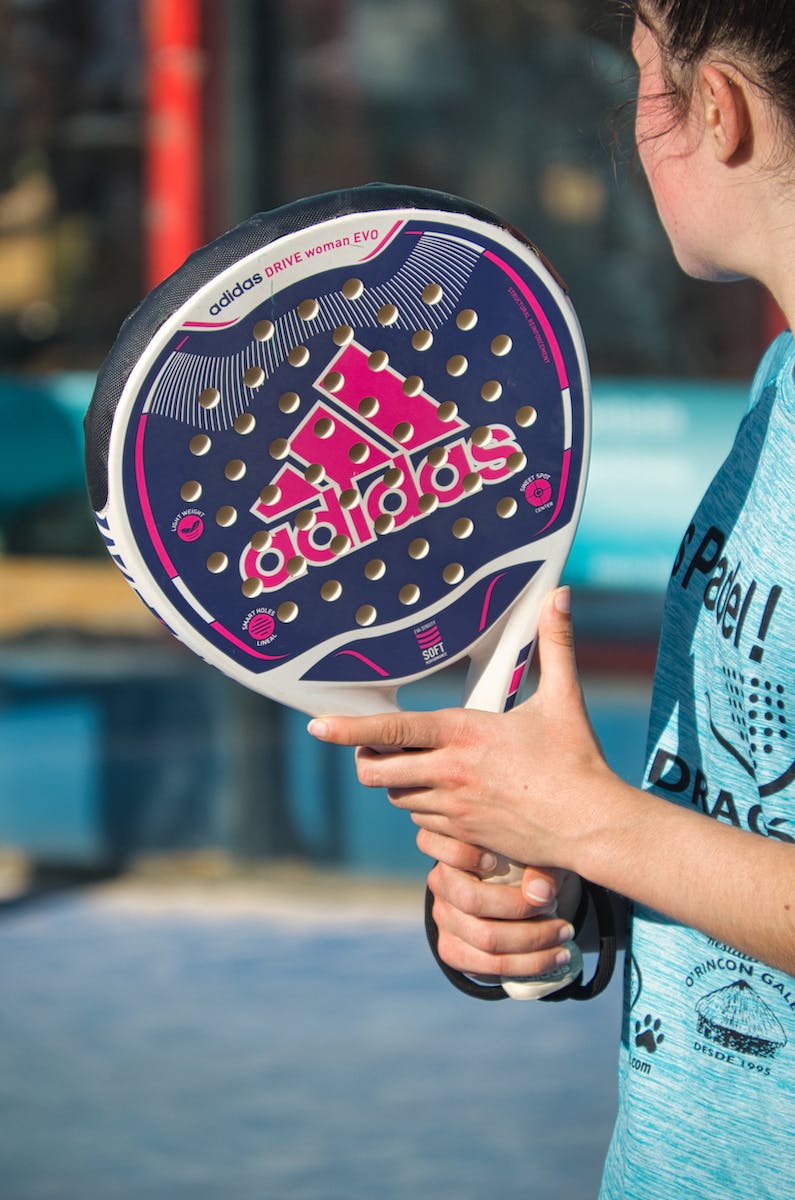 Le guide ultime pour choisir votre raquette padel Adidas : performance et style