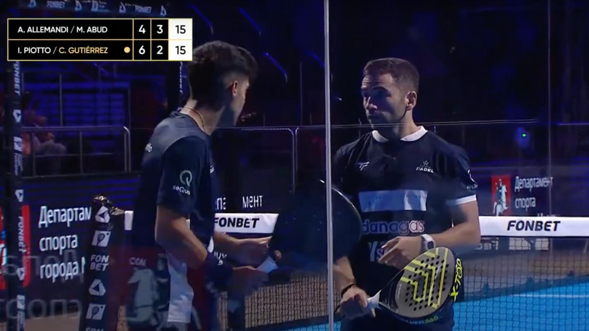 Des joueurs de padel en Russie : compétition et controverse en temps de guerre