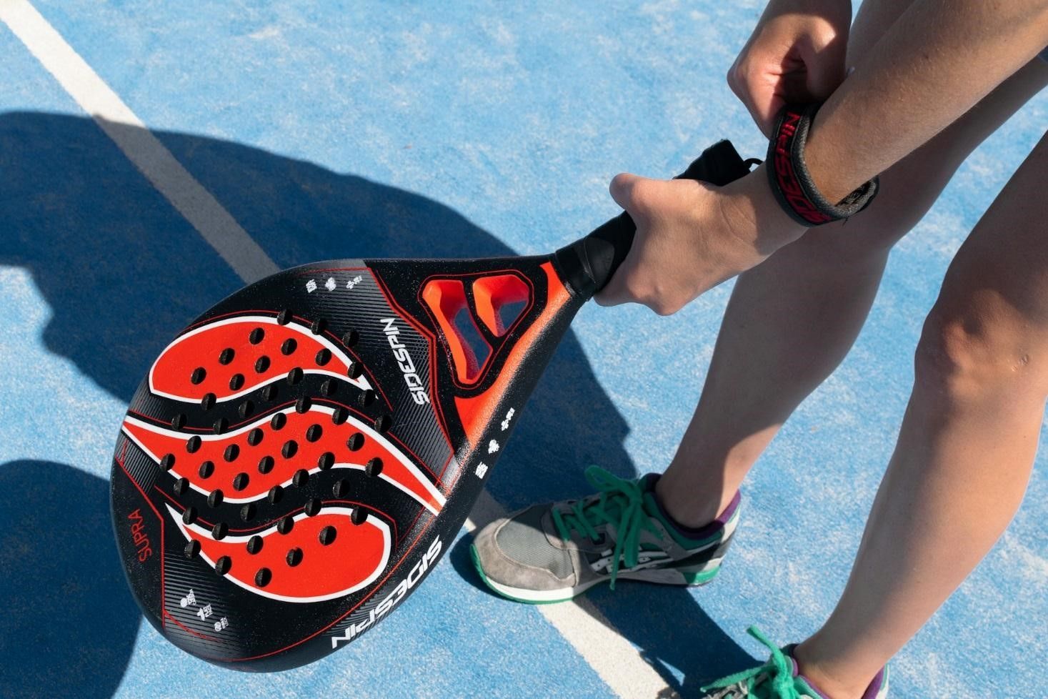 Cette astuce de service en padel va révolutionner vos paris à handicap – bluffant !