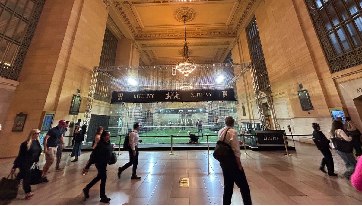 New York : une piste de padel installée en plein cœur de Grand Central Station, vous n’allez pas y croire !