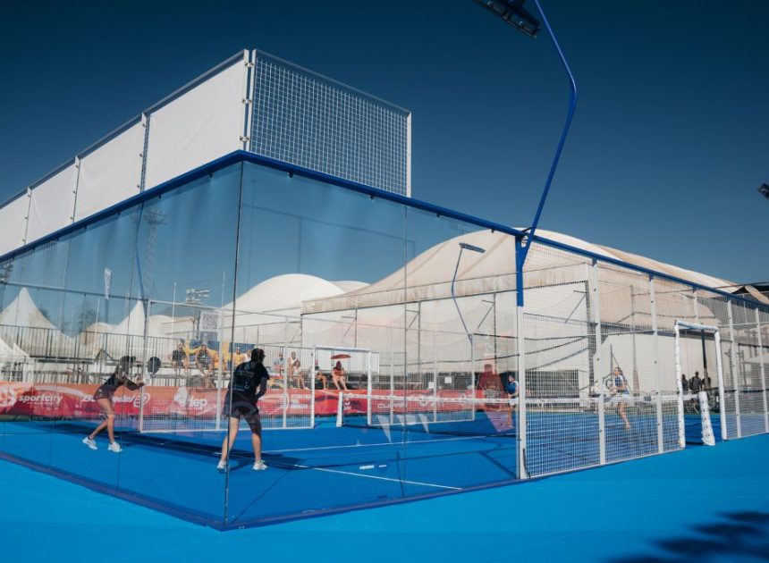 Construire une piste de padel : combien ça coûte vraiment ? Les 3 dépenses qui vont exploser votre budget