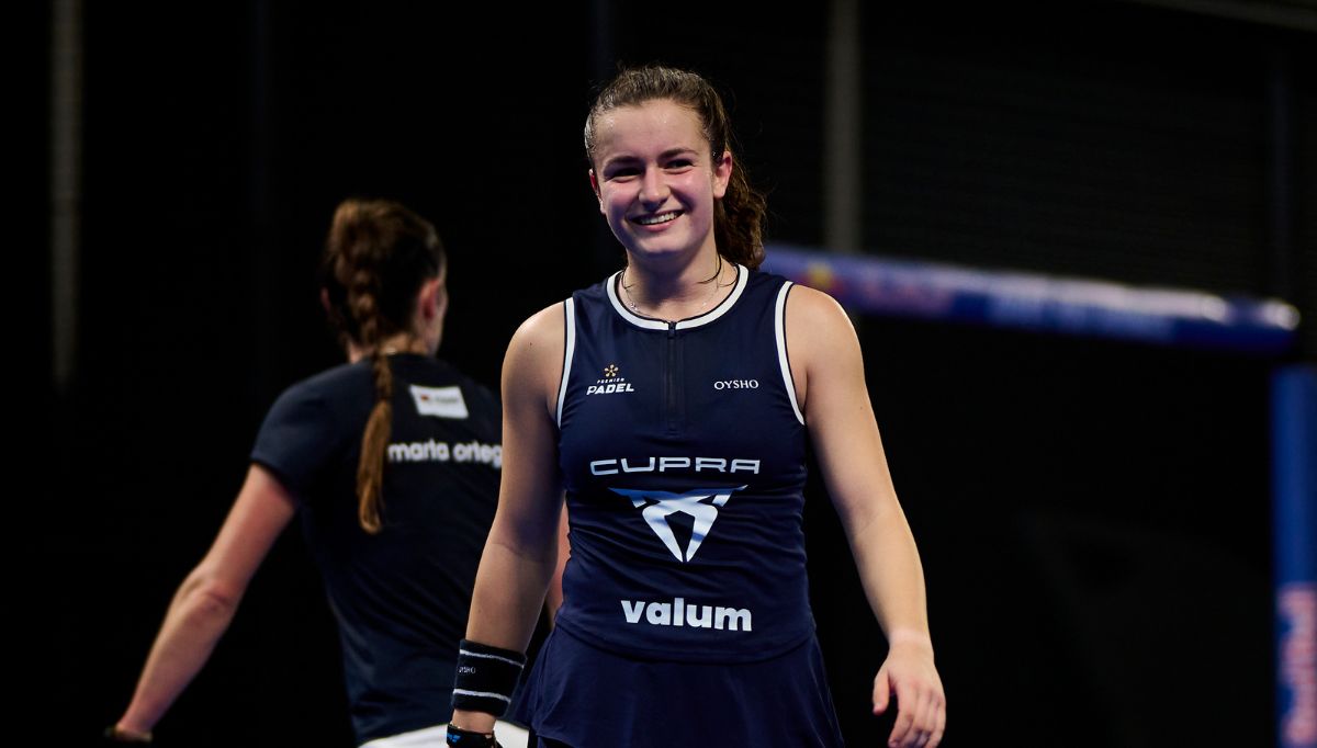 Sanyo alerte le circuit : Martina Calvo, 17 ans, pourrait bouleverser le padel — découvrez pourquoi il parle de cas unique