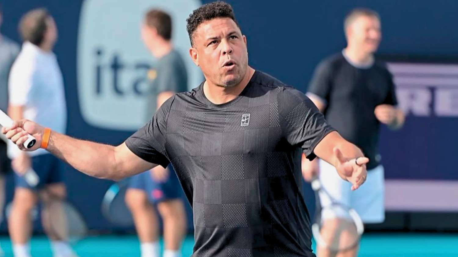 Ronaldo investit dans le padel au Brésil : son plan secret pour 100 clubs qui va tout changer