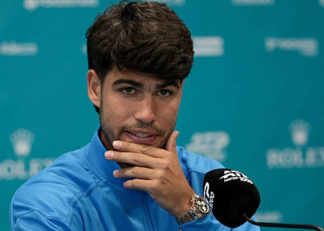 Alcaraz sonne l&rsquo;alerte : Sinner atteint un niveau sur terre qui terrifiera ses rivaux