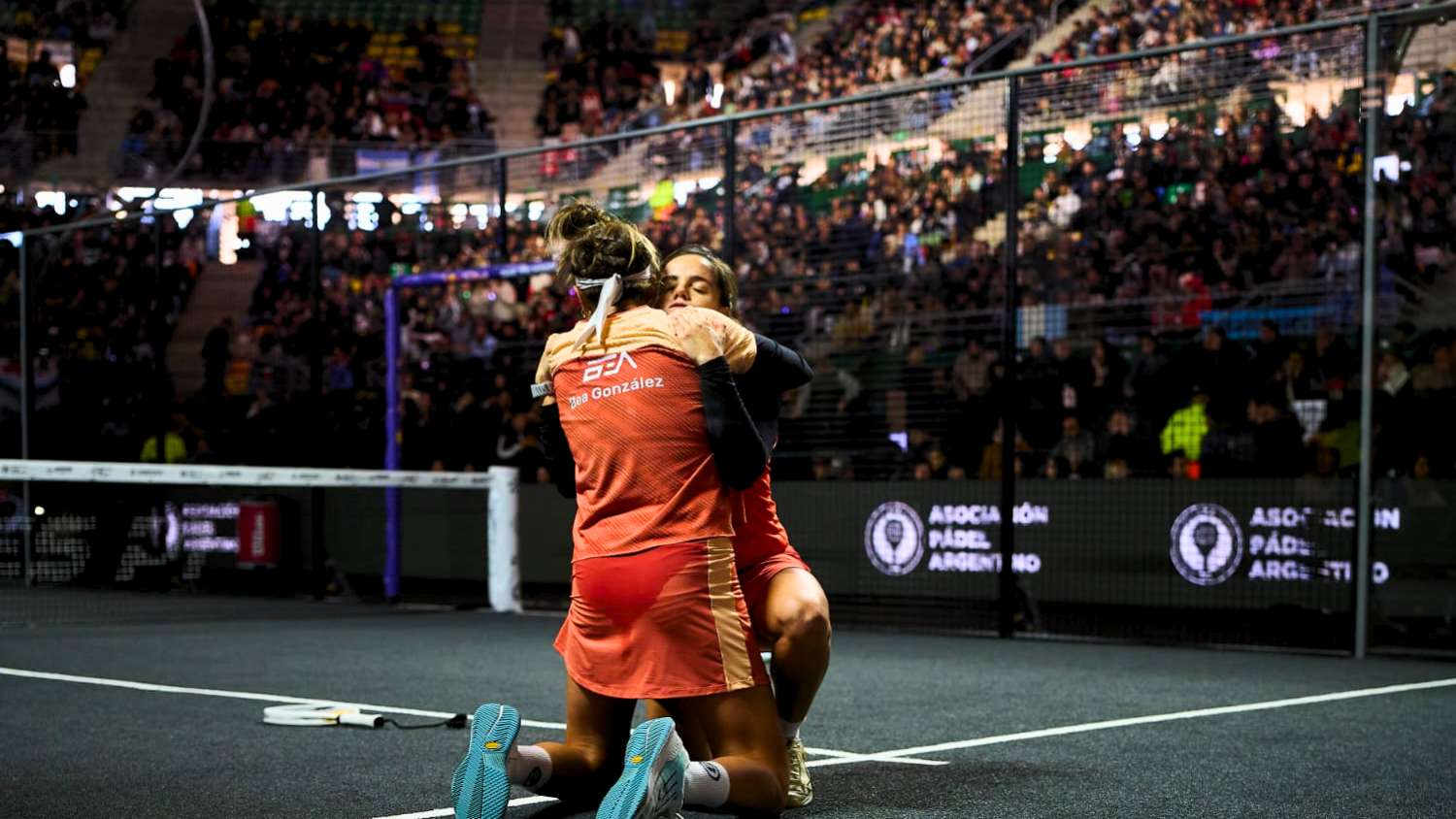 Bea et Paula écrasent tout : le duo espagnol bat un record historique avec cinq titres consécutifs — comment elles l&rsquo;ont fait