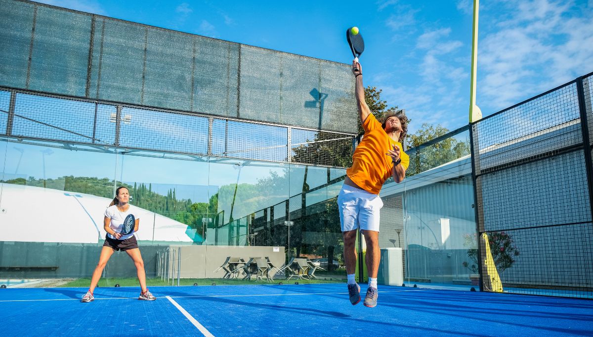 Vous brûlez X kcal en jouant au padel — découvrez combien exactement selon votre poids (le n°3 vous surprendra)