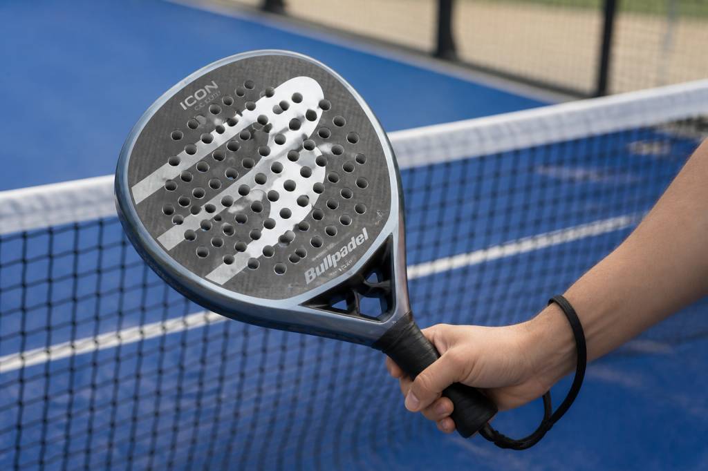 La Bullpadel Icon Cloud 2025 testée : le confort qui protège votre bras — faut‑il changer de raquette maintenant ?