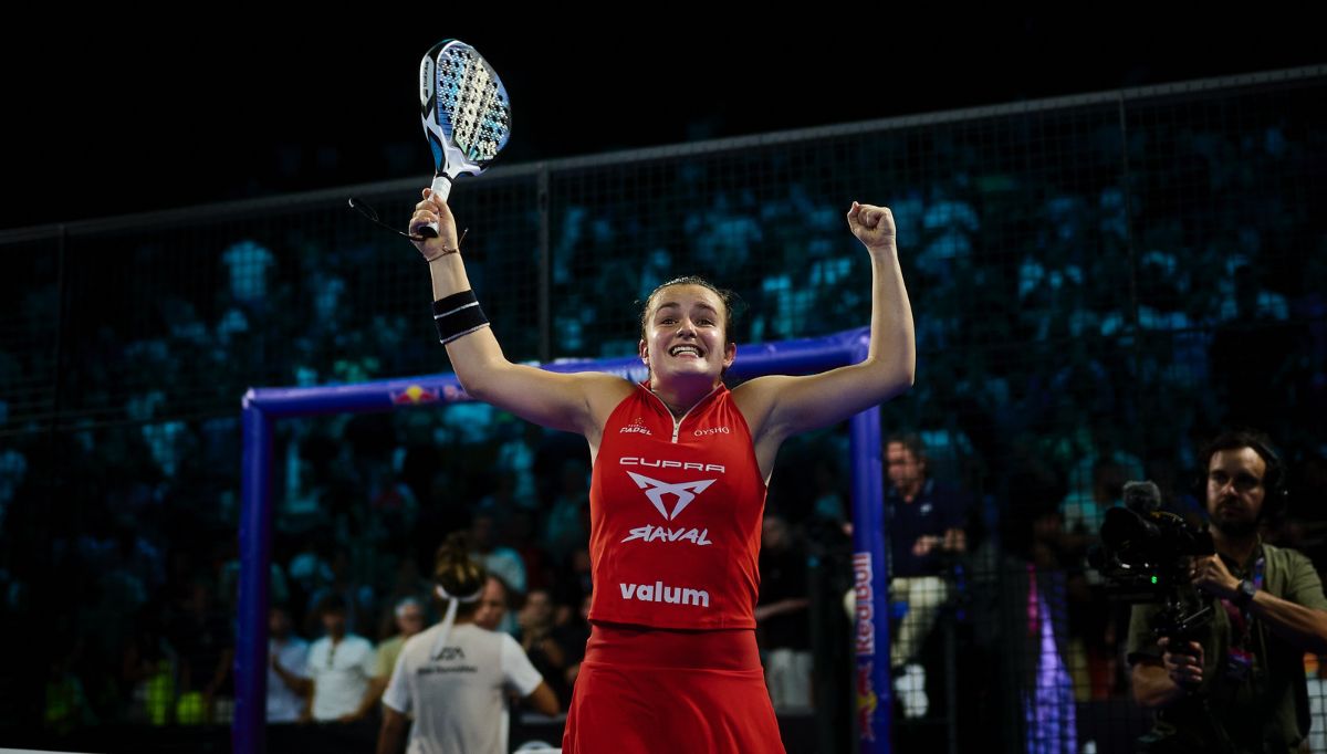 Elle explose sur le court et fait trembler ses adversaires : découvrez pourquoi Martina Calvo est l’icône du padel 2026