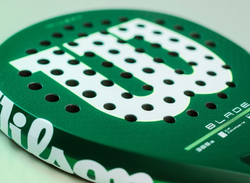 Wilson Blade V4 : la raquette miracle pour tout joueur — découvrez pourquoi elle fait trembler la concurrence