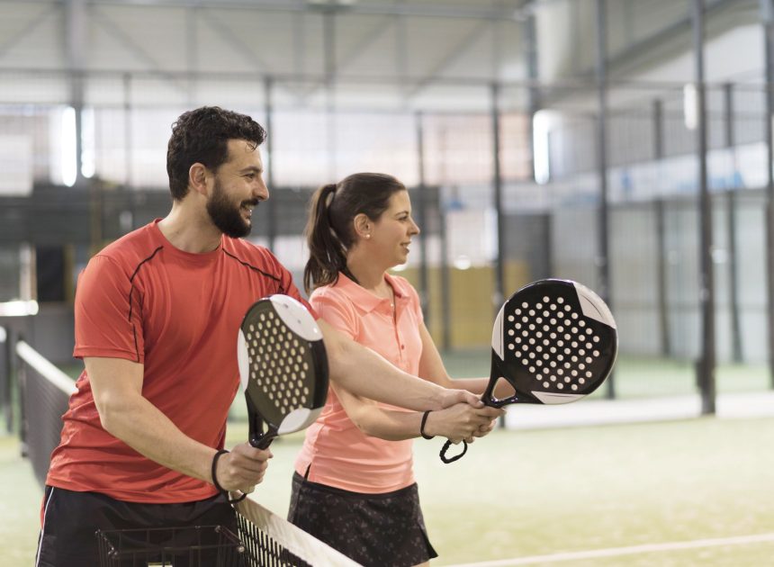 Les 10 erreurs qui ruinent vos genoux au padel (et comment les éviter dès aujourd’hui)