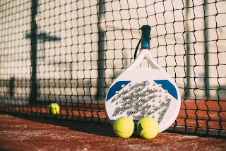 Comment le foot et le padel boostent les marques : la stratégie secrète des sponsors révélée