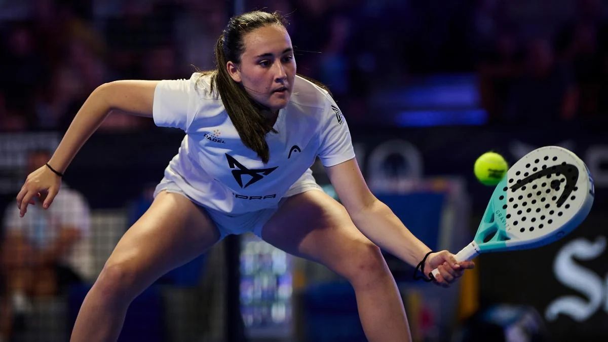 Andrea Ustero choque le monde du padel : Je voudrais jouer avec Martina Calvo — le duo qui fait déjà rêver Doha