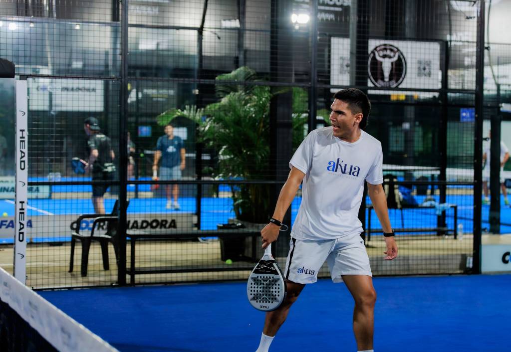 Pourquoi faire appel à un coach padel pour progresser plus vite